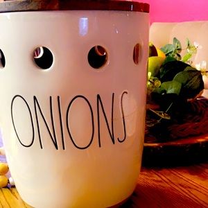 ONIONS CELLAR, NWT, RAE DUNN